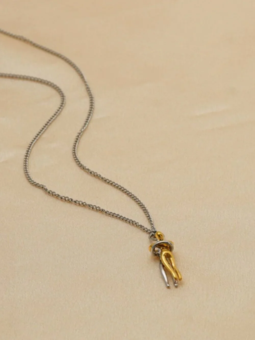 Two‑Color Hugging Human Charm Necklace Adjustable Chain